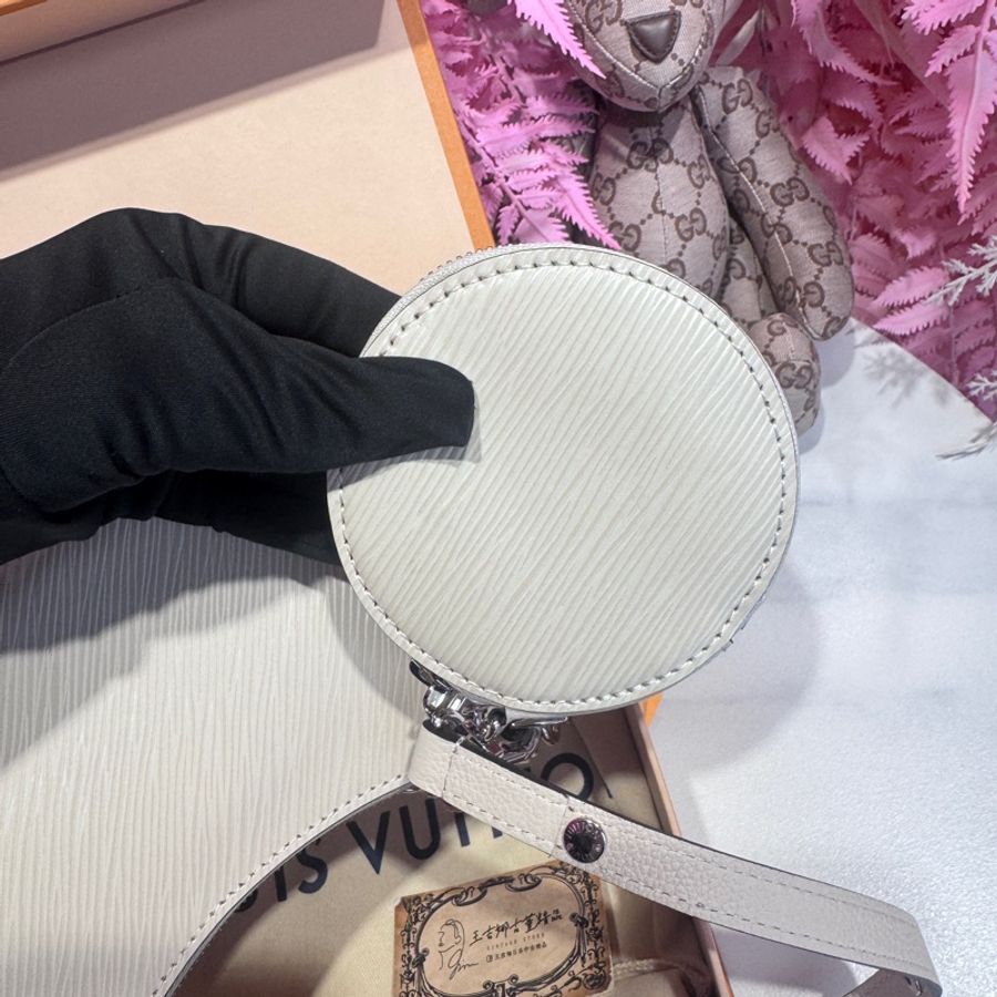 LV epi牛角包/王吉娜古董精品-7