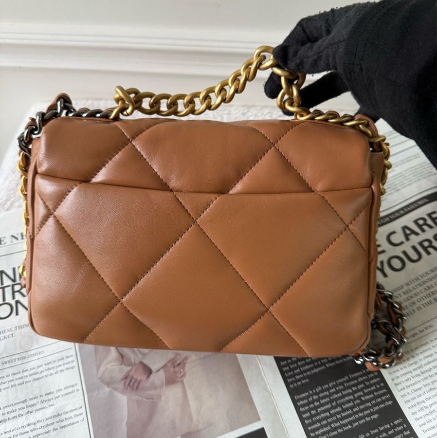 Chanel 19金色CC Logo三色鍊帶菱格紋口蓋包(焦糖色)-2