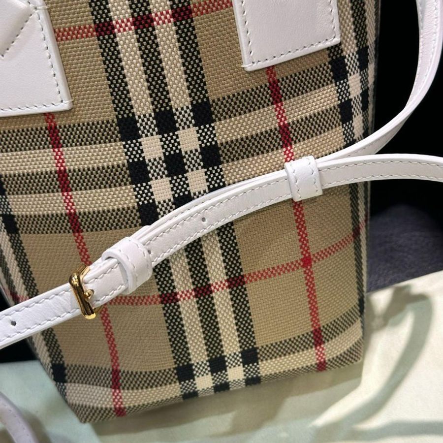💎Han's house精品服飾💎Burberry 水桶包 手提包-9