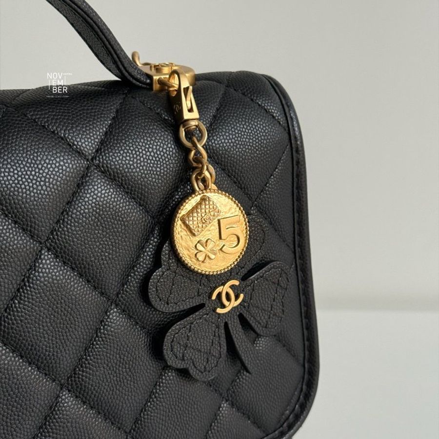 98新✨全配有購置🙌🏻 Chanel 香奈兒 25B 四葉草雙肩後背包 黑色金釦-2