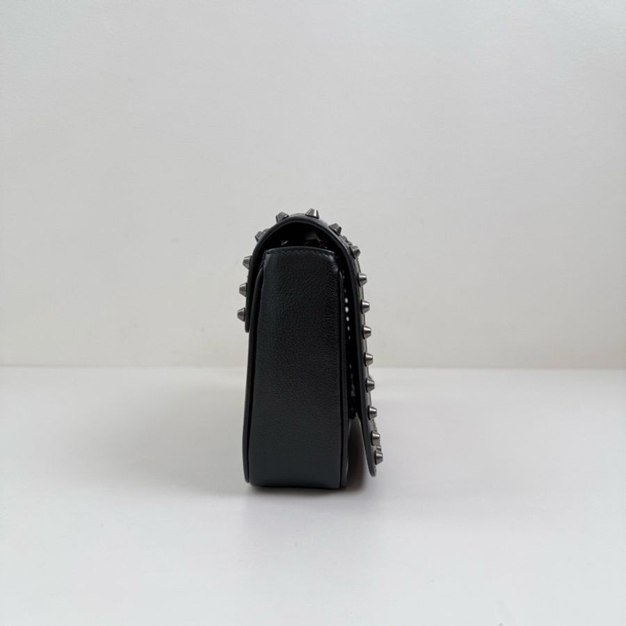 Prada/普拉達 牛皮黑白鏈條斜挎包-3