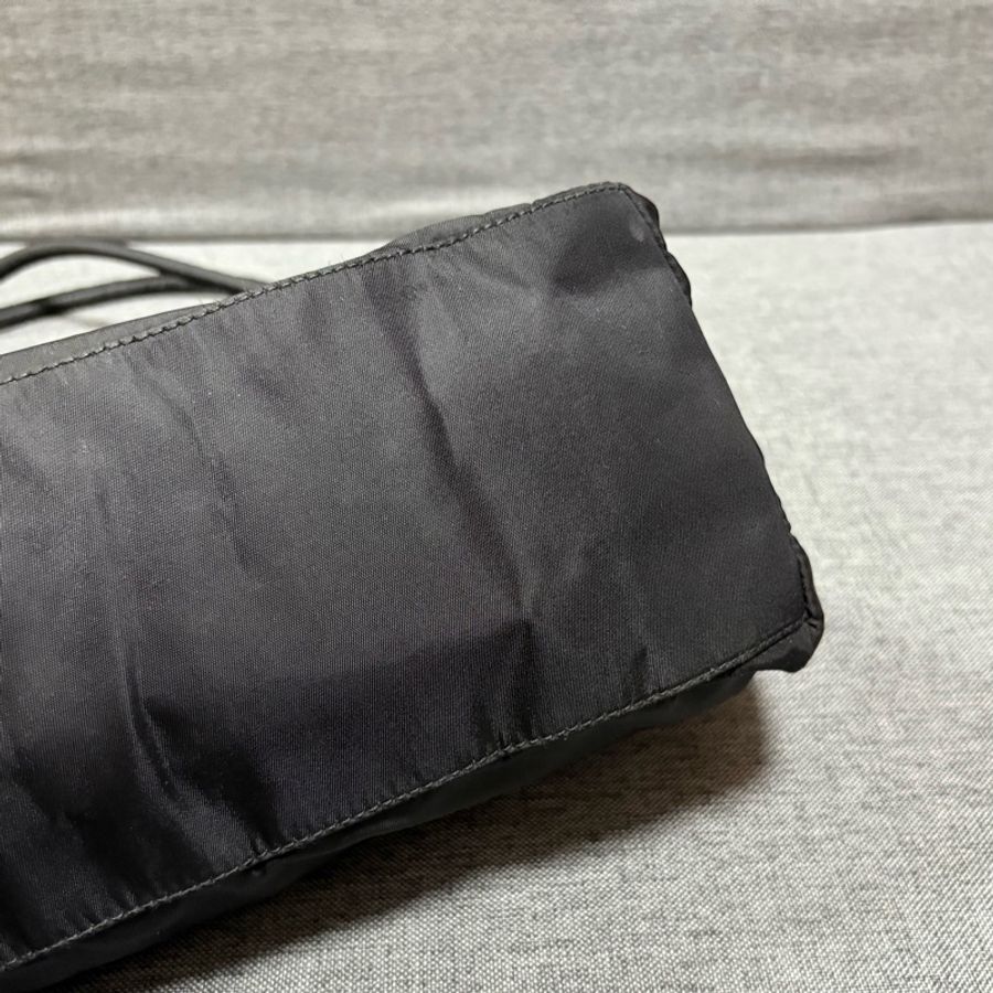 Prada 經典黑色尼龍托特包 Nylon tote bag-22