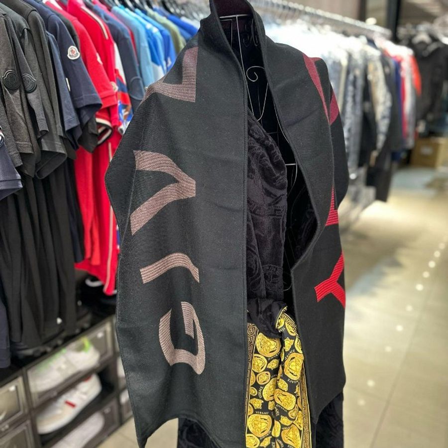 💎Han's house精品服飾💎 GIVENCHY紀梵希 羊毛 圍巾 原價17000-5