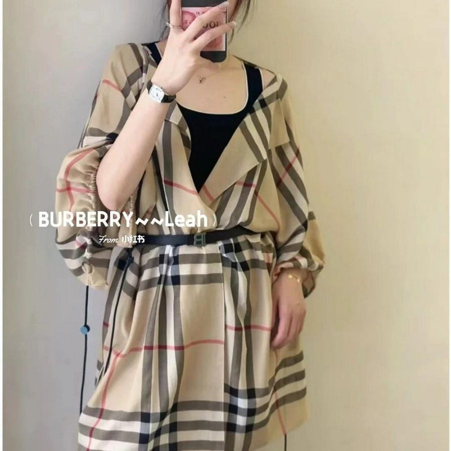 💎Han's house精品服飾💎 Burberry 圍巾 格紋 斗篷 罩衫 外套 義大利製 現貨 原價30000-0
