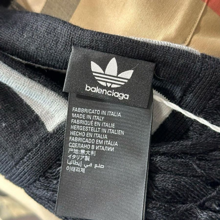 💎Han's house精品服飾💎 Balenciaga 聯名 adidas 愛迪達 巴黎世家 圍巾 現貨 原價18000-7