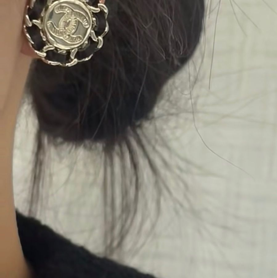 Chanel 圓形皮穿鏈耳環（已售出）-3