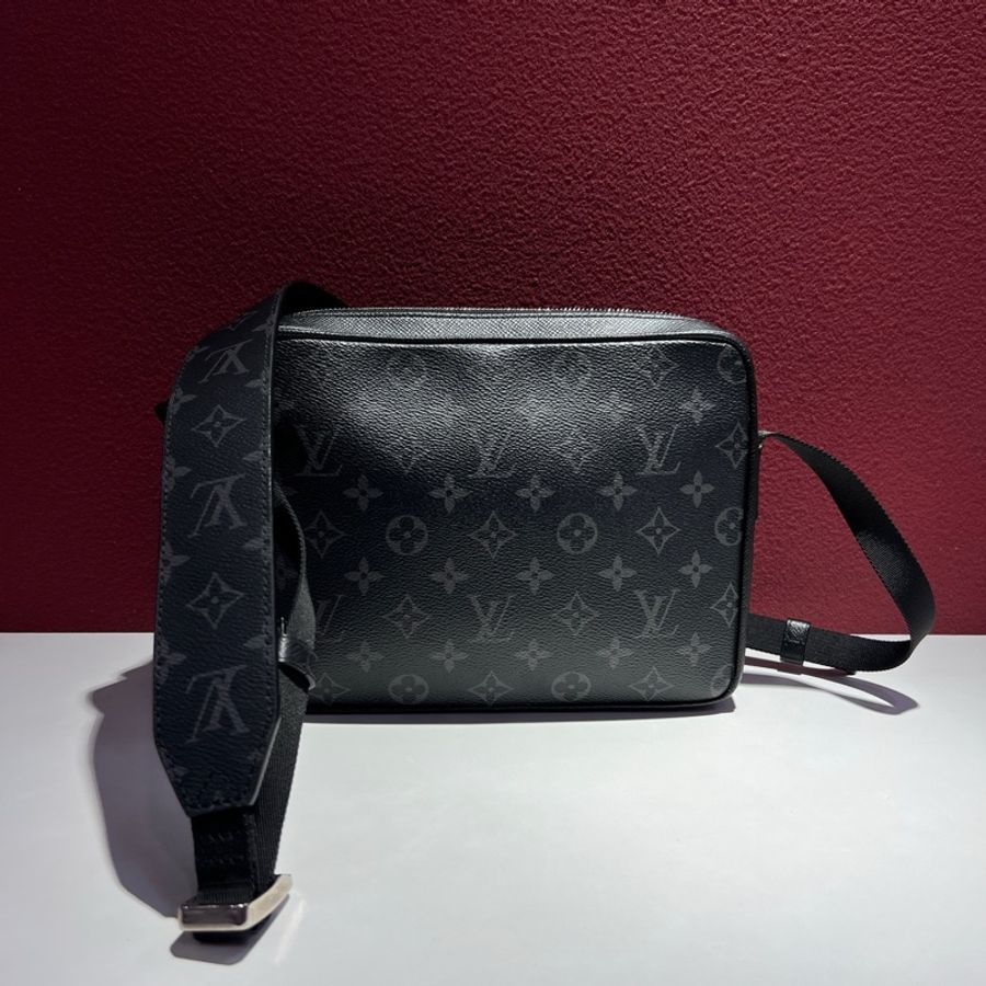 路易威登/Louis Vuitton Outdoor系列 經典黑老花拼黑皮郵差包 斜挎包 1尺寸:26 x 20 x 10.5 。-3