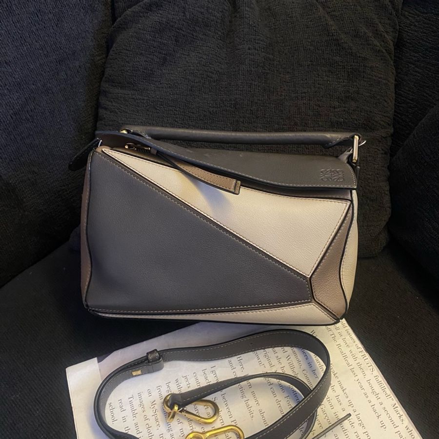Loewe羅意威 puzzle小號拼色幾何包 尺寸:24×16-0