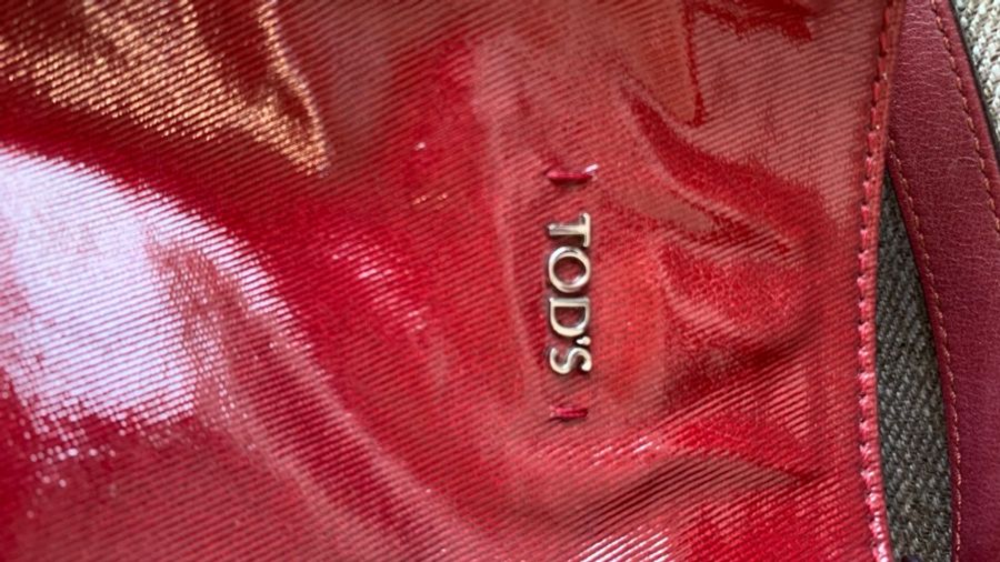 TOD’S FLOWER系列金屬LOGO牛皮飾邊亮漆皮帆布磁釦三層兩用包(中-酒紅)-8