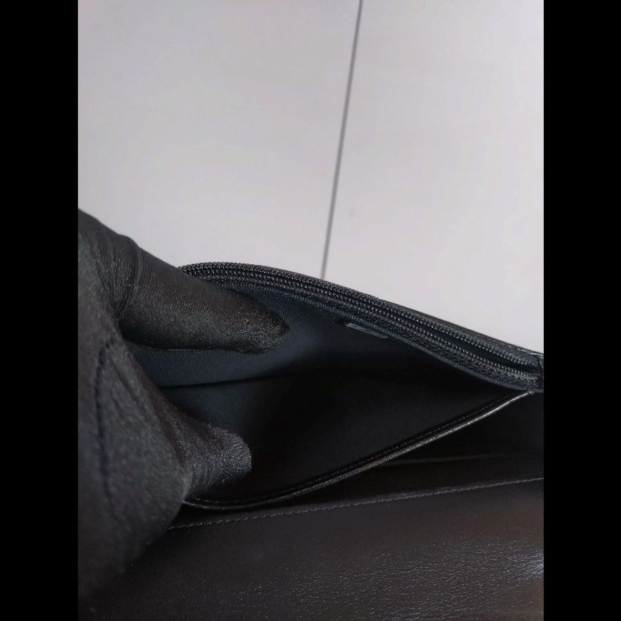 Chanel 金鍊金幣油蠟亮面皮革斜背小包-18