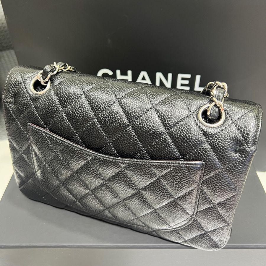 CHANEL Classic Flap bag 經典荔紋菱格23口蓋肩背包/鏈帶包(銀/黑)-6