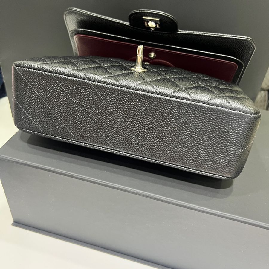 CHANEL Classic Flap bag 經典荔紋菱格23口蓋肩背包/鏈帶包(銀/黑)-7