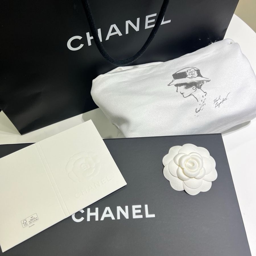 CHANEL Classic Flap bag 經典荔紋菱格23口蓋肩背包/鏈帶包(銀/黑)-11