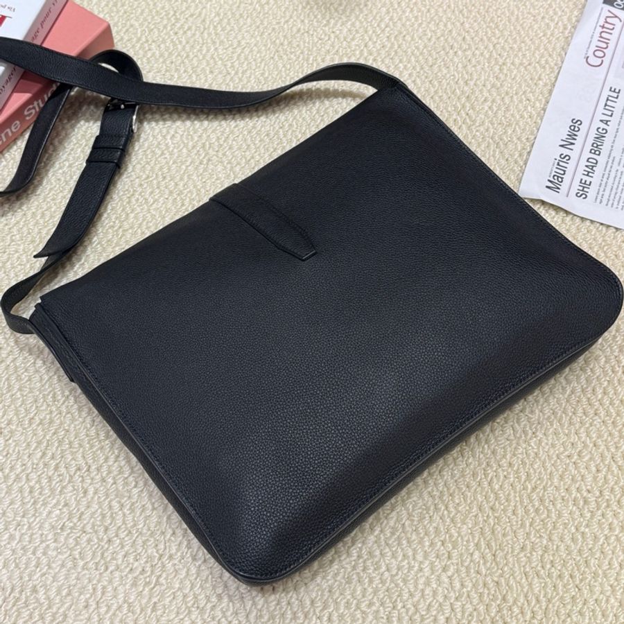Hermes/愛馬仕 Steve light junior黑色郵差包單肩斜挎包 Y刻 極簡低調實用款-1