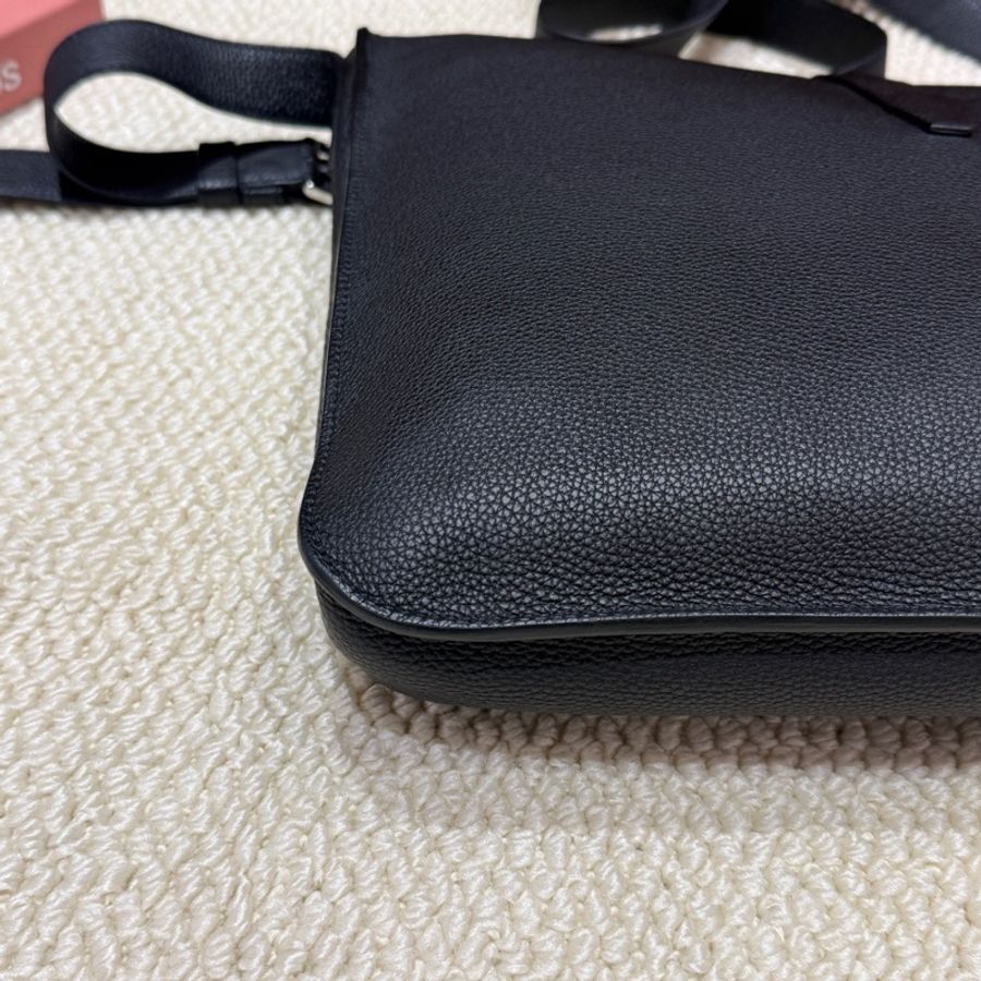 Hermes/愛馬仕 Steve light junior黑色郵差包單肩斜挎包 Y刻 極簡低調實用款-5