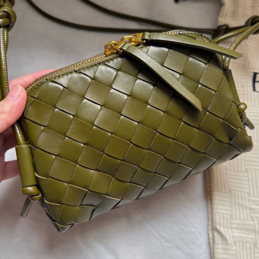 【BOTTEGA VENETA】 Mini Loop Camera Bag 橄欖綠小羊皮編織斜背包|近全新|附原廠防塵袋-6