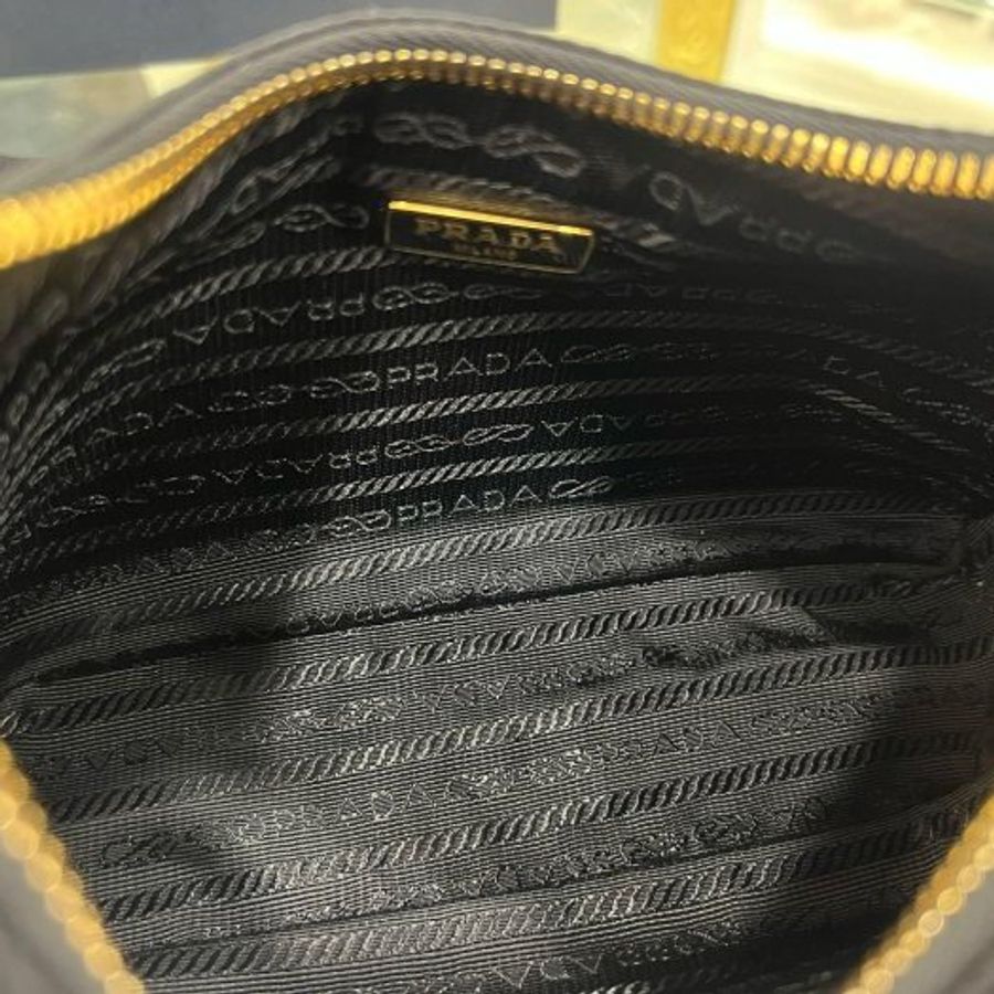 東區正精品㊣ PRADA 1BH204 hobo 2005黑色尼龍三角牌金鍊帆布背帶三合一零錢包手提斜背肩背兩用包腋下包 RZ6351-10