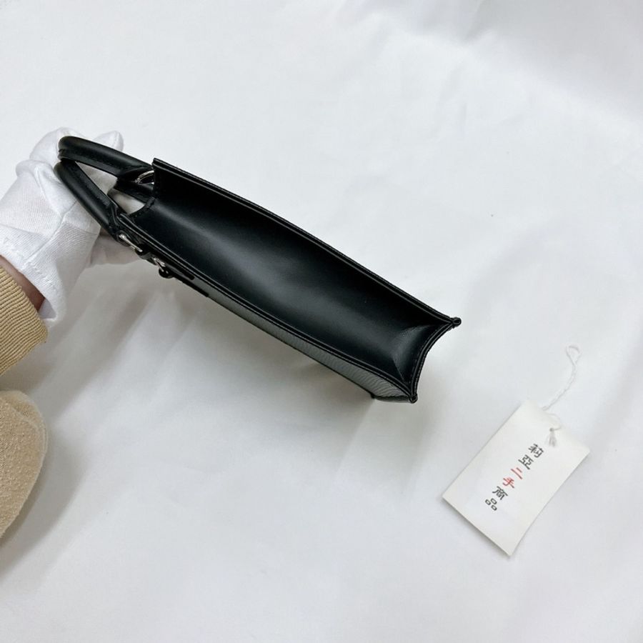 莉亞精品♡ LV M81238 水波紋琴譜包 二手-5