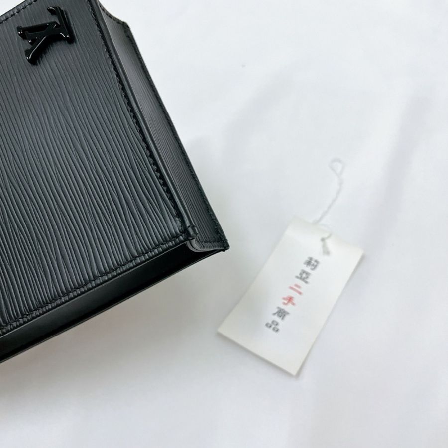 莉亞精品♡ LV M81238 水波紋琴譜包 二手-13