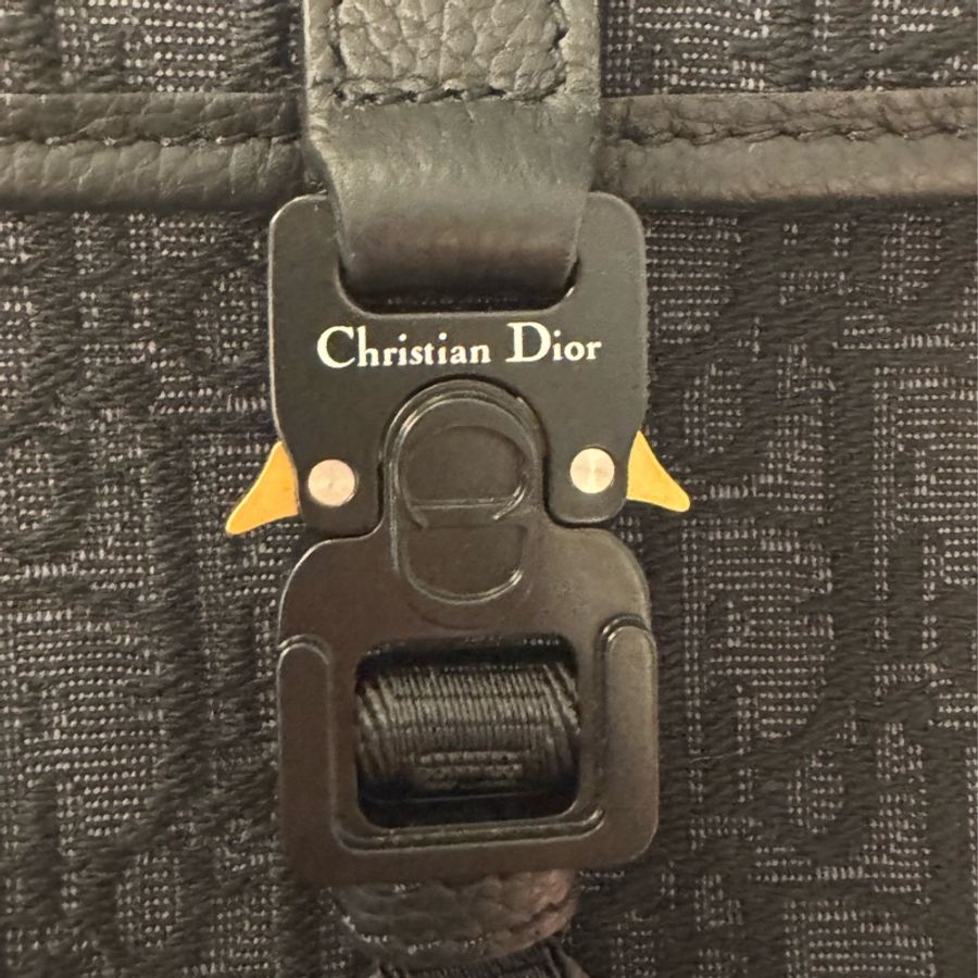 Dior Hit the Road 翻蓋信使包-12