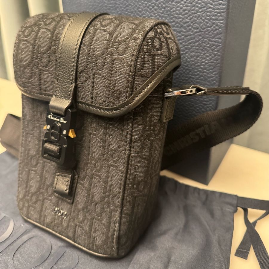 Dior Hit the Road 翻蓋信使包-1