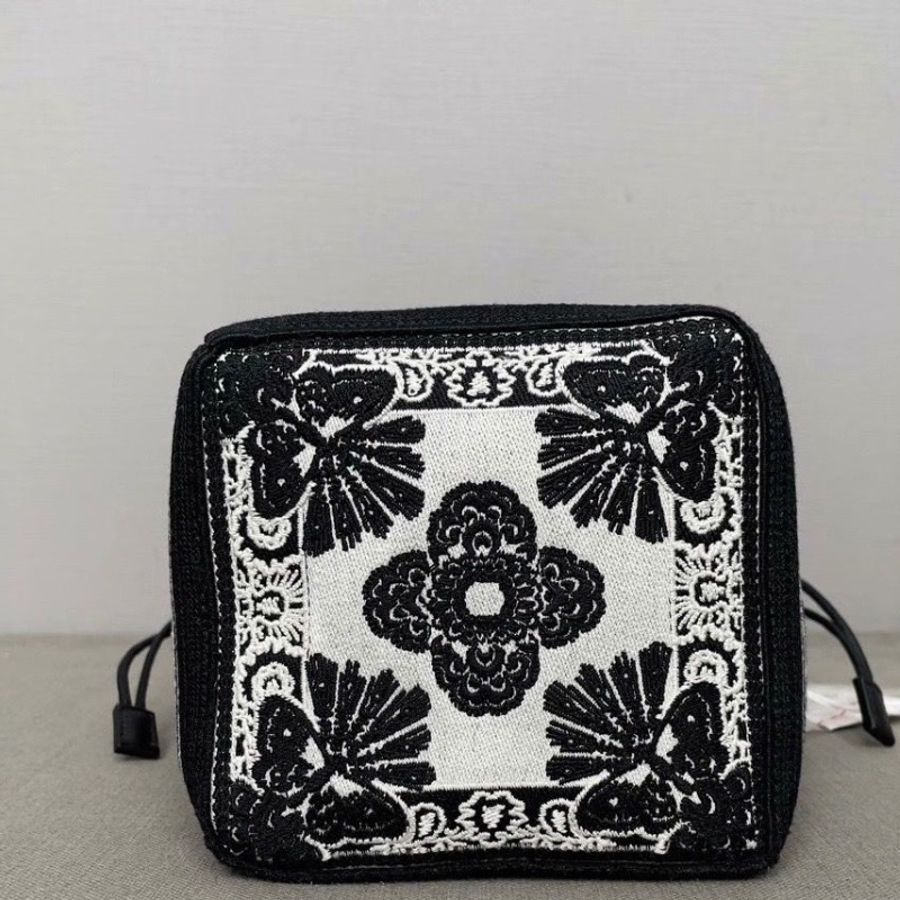 Dior Bubble刺繡字母花卉水桶包 23*14*14cm 95新 配件盒子 塵袋-6