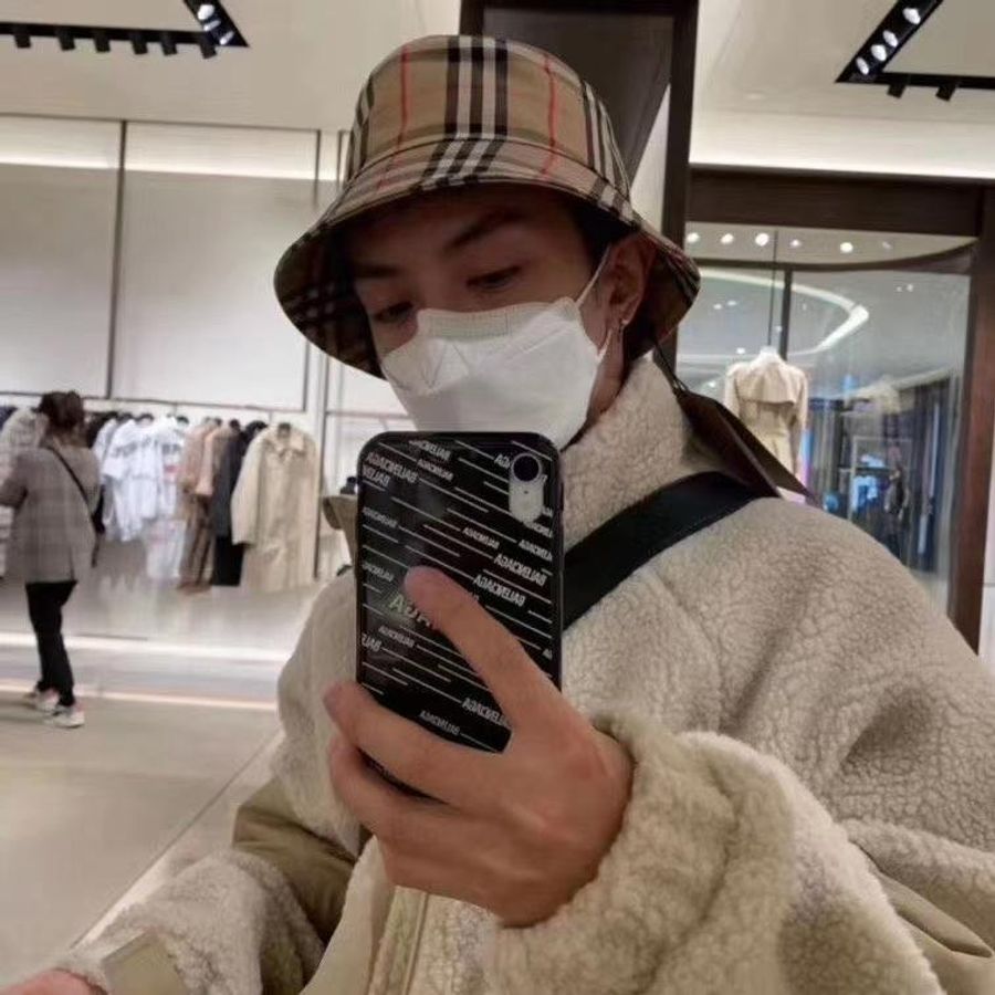 💎Han's house精品服飾💎 BURBERRY TB 格紋 漁夫 帽子 男女可帶 原價12500-3
