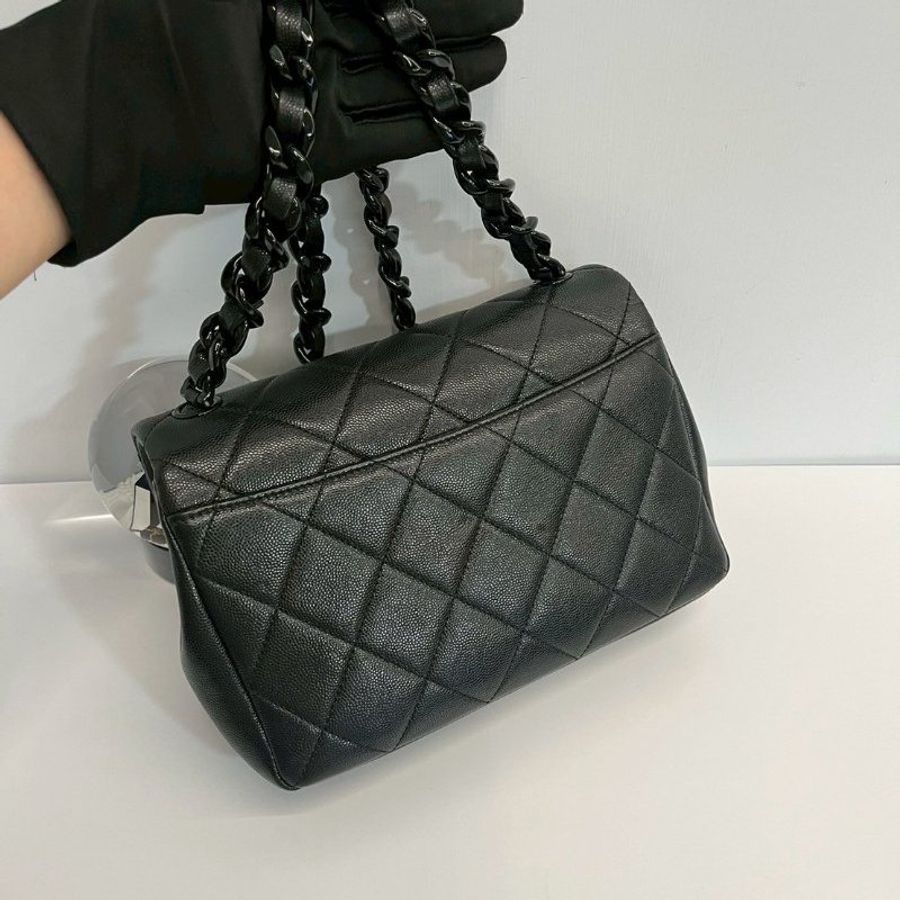 Chanel So Black 口蓋包-1