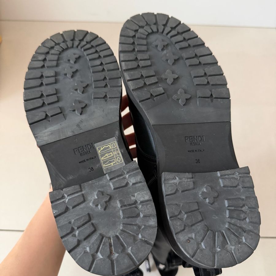 Fendi 壓花側拉鍊牛皮靴子-6