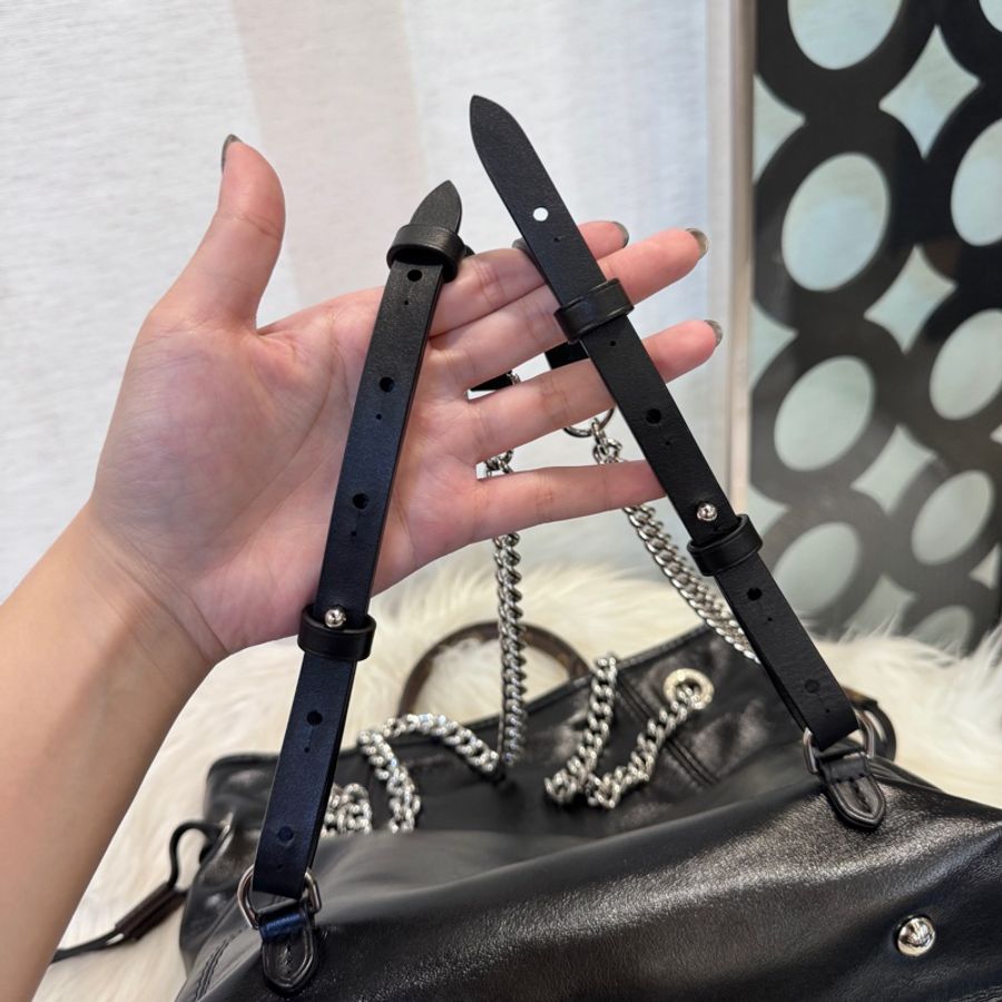 [ 櫃價$124000 ］LV Off Duty Backpack Vibe 黑羊皮束口後背包 新款 近全新-10