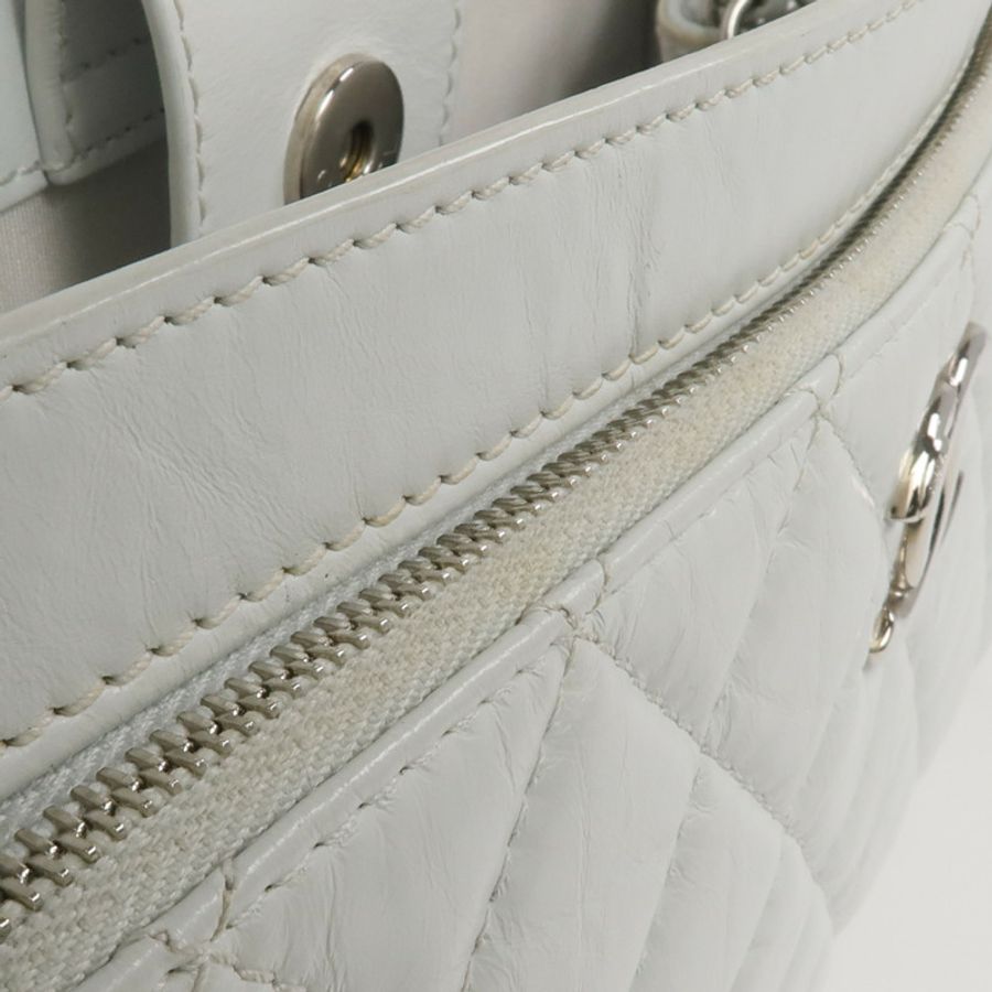 CHANEL 牛皮皮革Chain Shoulder銀扣鏈帶肩背袋-18