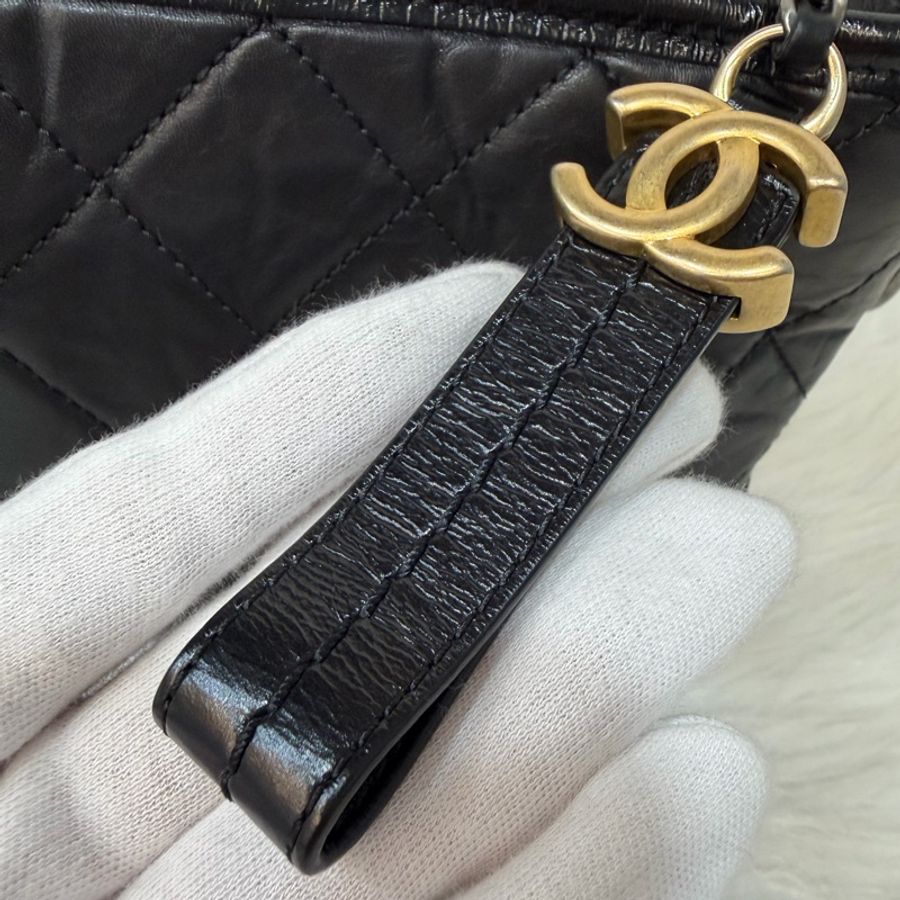 CHANEL A91810 AS0865 gabrielle HOBO 20公分 黑色斜背包流浪包 小號-31
