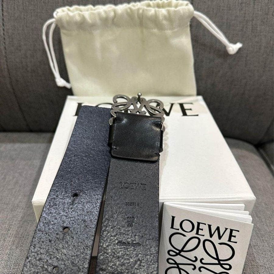 💎Han's house精品服飾💎 LOEWE Anagram 小牛皮 寬4CM 皮帶 現貨 100 ~ 120 原價24000-3