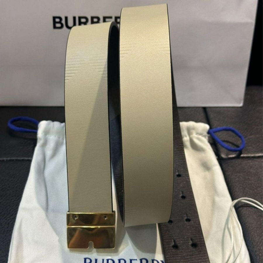💎Han's house精品服飾💎Burberry 格紋 壓紋 小牛皮 皮帶 雙面用 寬3.5 現貨 原價18900-3
