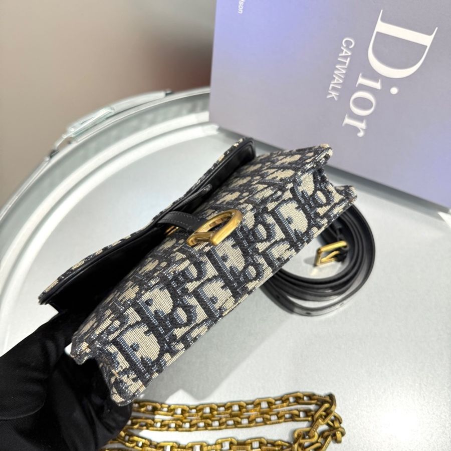 Dior老花胸包-1