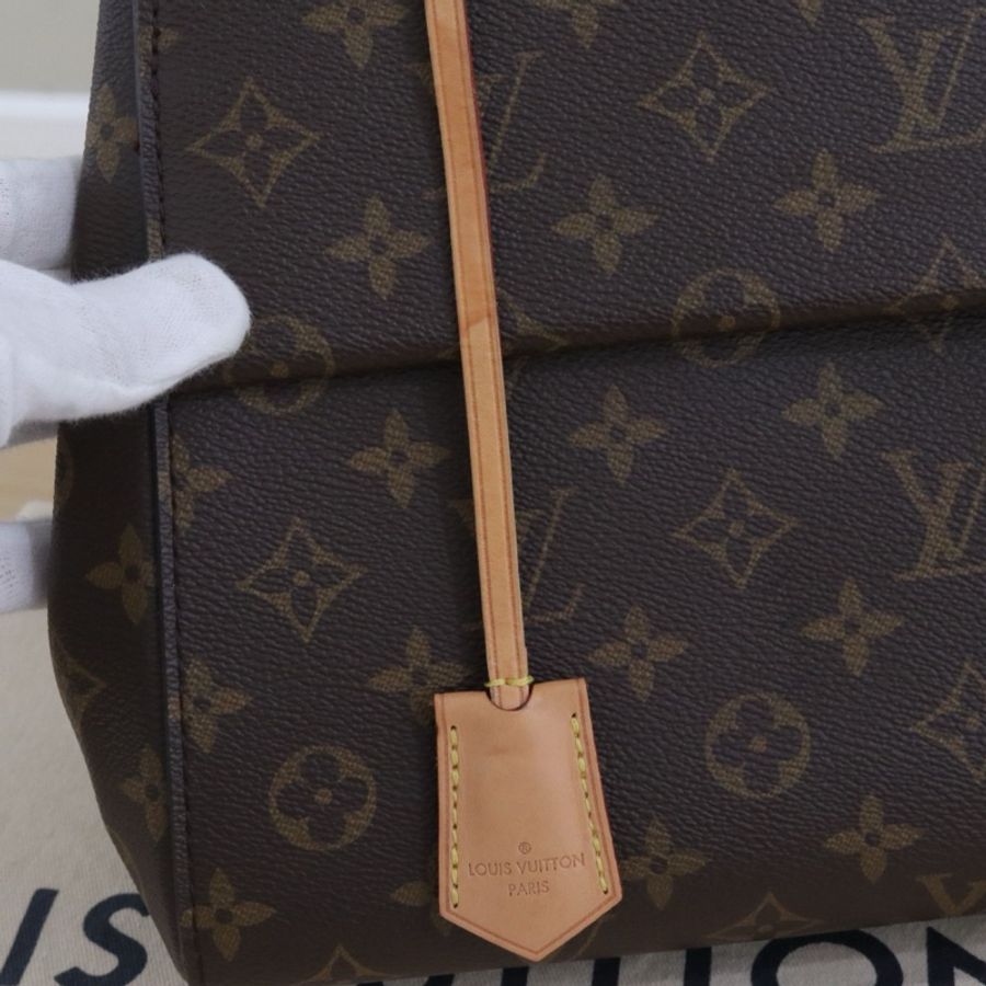 Louis Vuitton Cluny 中號,僅輕微使用,一處輕微吸色如圖, 尺寸32*24*12.5,配件防塵袋。-4