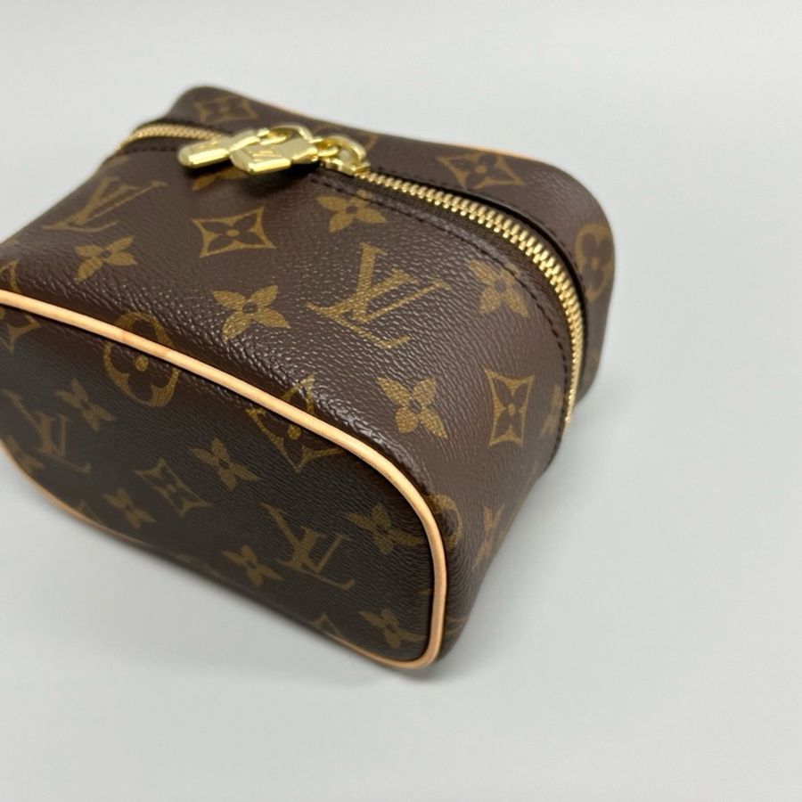 【98新 ✨ 全網最低價!】LV/路易威登 芯片款 老花化妝包-4
