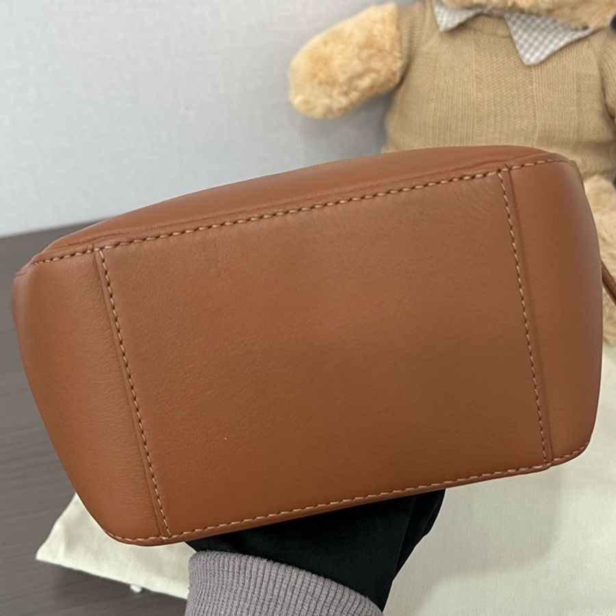 Loewe/羅意威 hobo棕色牛皮手提包 編碼23 16*17-8
