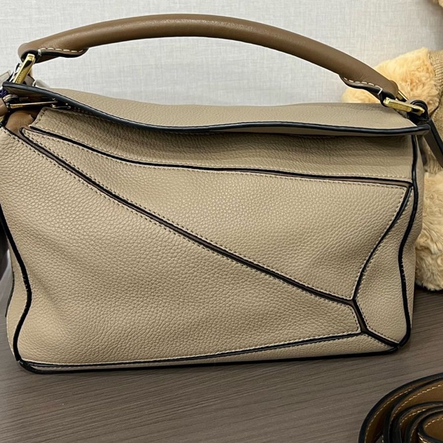 Loewe/羅意威 沙色小號puzzle幾何包 19編碼 底長24。-0