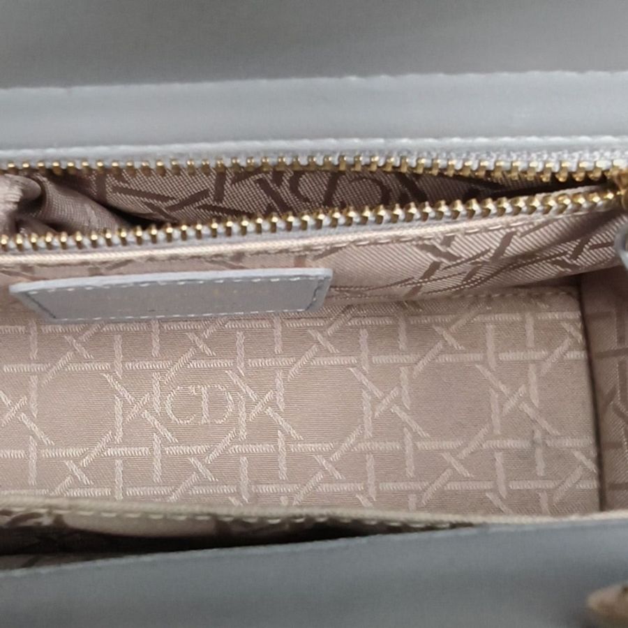 DIOR LadyDior戴妃包四格徽章肩帶藍色羊皮金扣-4