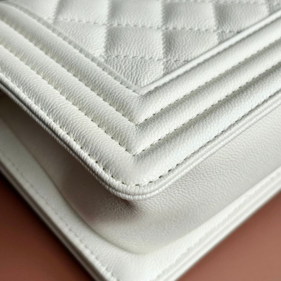 ::CHANEL:: BOY 20公分 奶昔白灰銀釦小型口蓋包 斜背包 鏈帶包-7