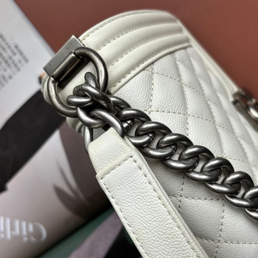 ::CHANEL:: BOY 20公分 奶昔白灰銀釦小型口蓋包 斜背包 鏈帶包-22
