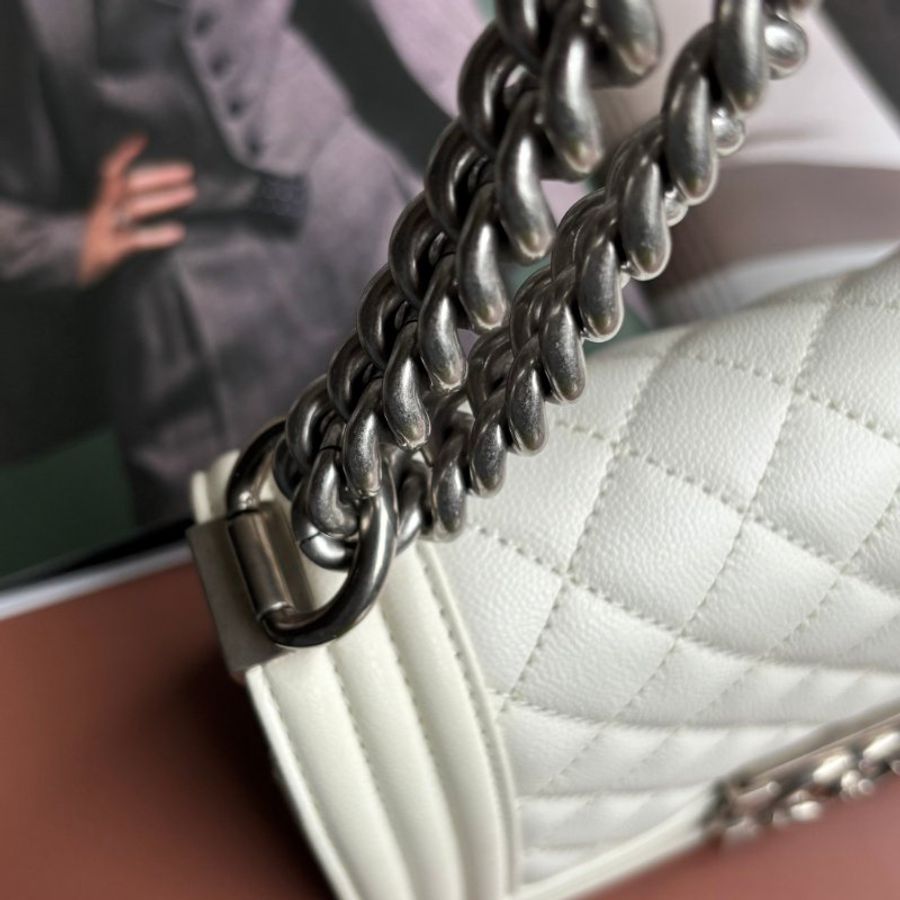 ::CHANEL:: BOY 20公分 奶昔白灰銀釦小型口蓋包 斜背包 鏈帶包-23