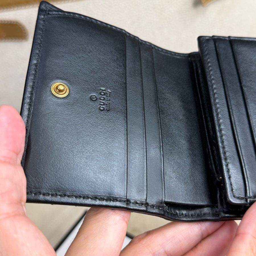 GUCCI 黑色牛皮GG marmont 對開迷你短夾🖤🩶實用小巧-12