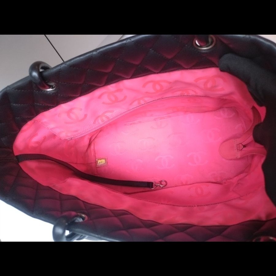 Chanel 黑底白雙C康朋大托特包-35
