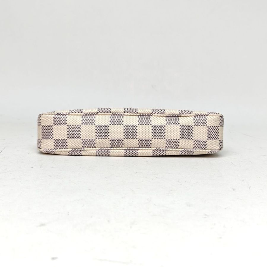 LOUIS VUITTON Pochette大麻將包白棋格PVC金扣晶片-3