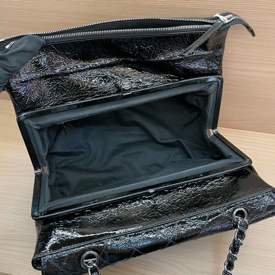 Chanel黑银油蜡皮蛙口cf單肩包2006年10開 有塵袋 無卡無盒子 尺寸底30*高20*寬12*-13