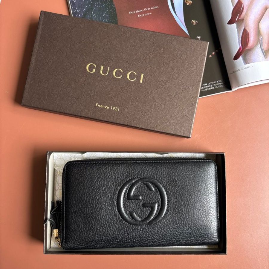 ::GUCCI:: 291102 Soho黑色皮革雙G壓紋流蘇拉鍊長夾-0