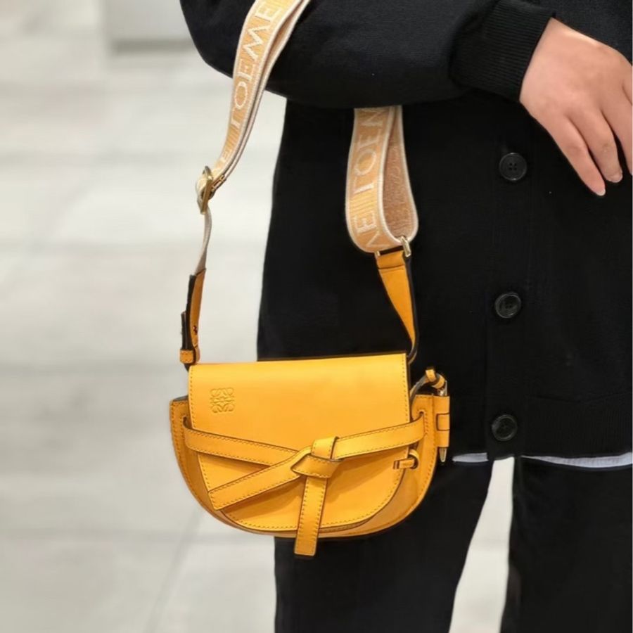 LOEWE羅意威新款經典馬鞍包-5