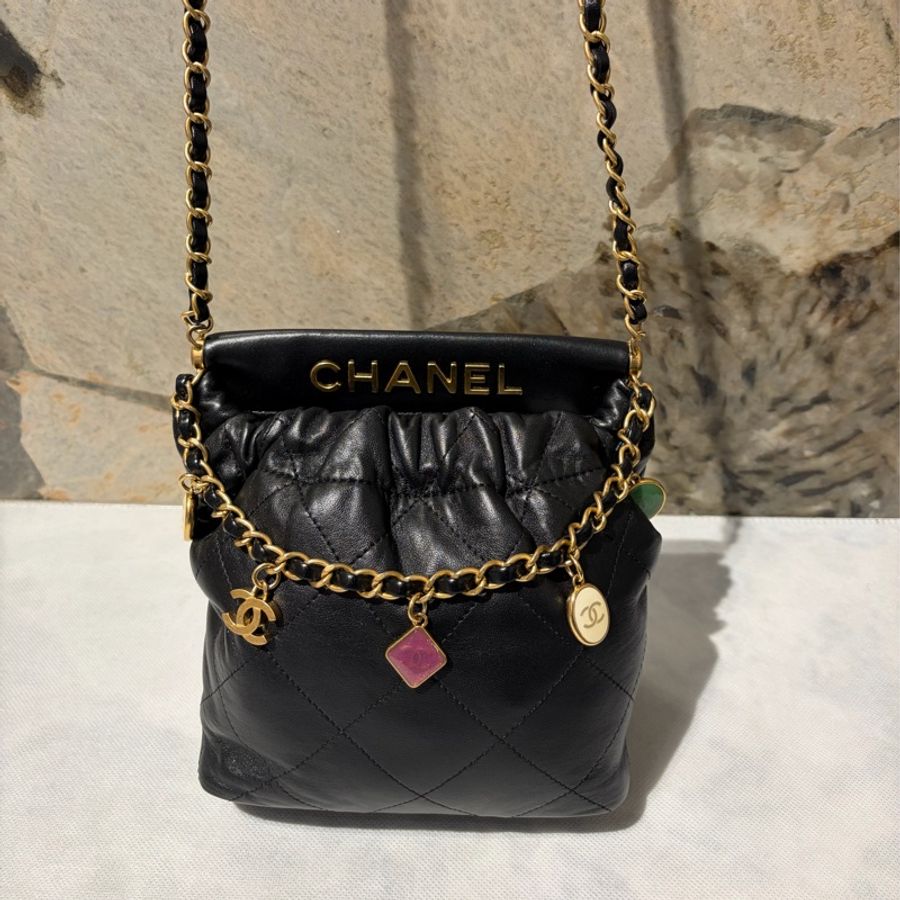 Chanel黑羊皮水桶包-0